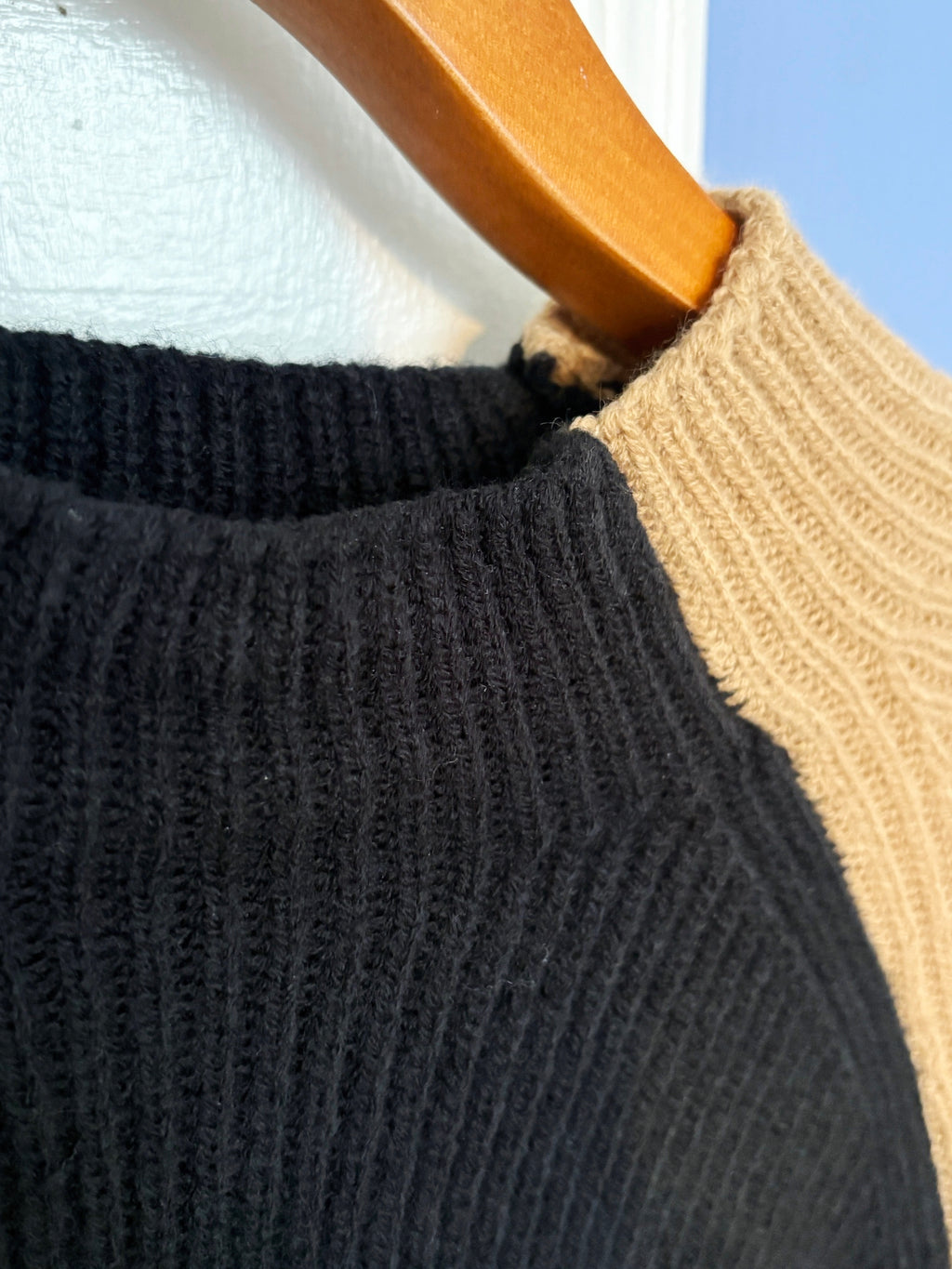 Bebe Women's L Color Block Mock Neck Pullover Sweater