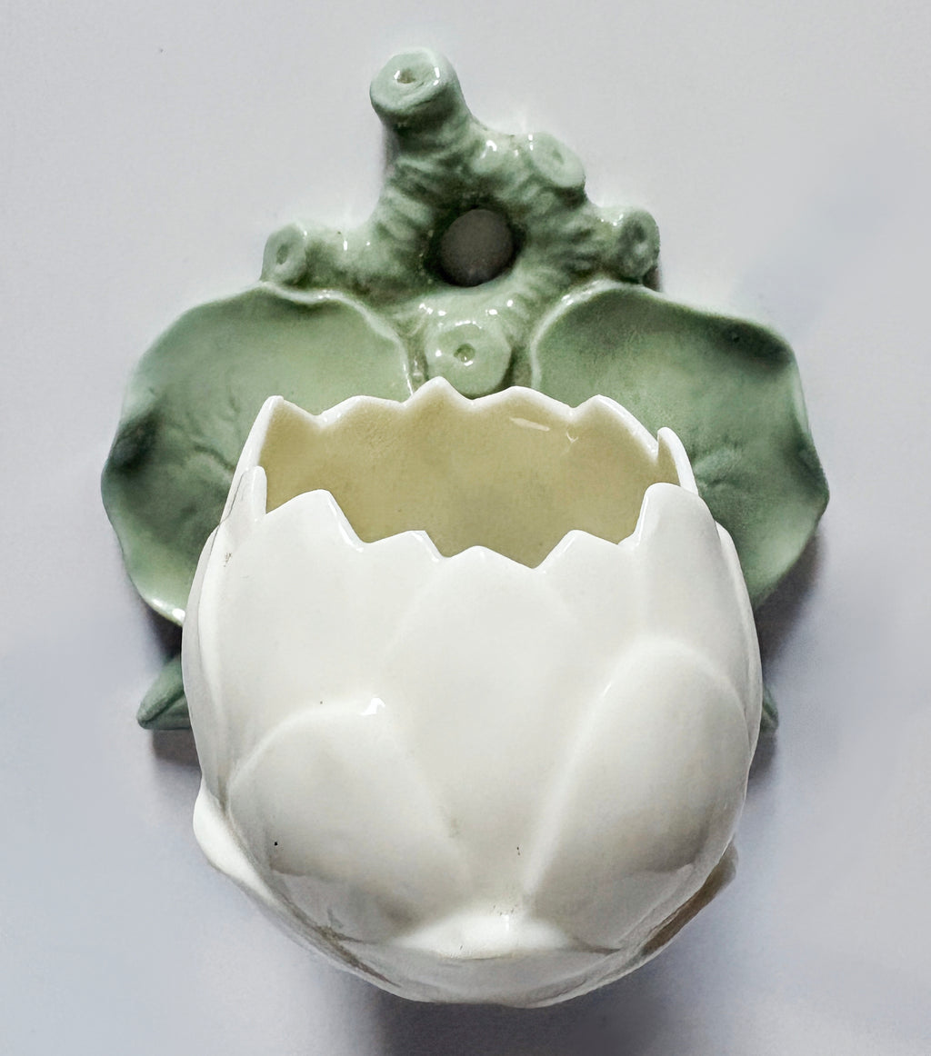 Vintage Grainger & Co. Worcester Molded Lily Wall Pocket